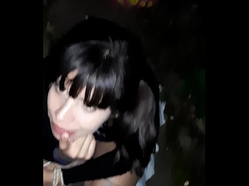 ❤️ Sokakta şeker karşılığında şişmiş penis ❤❌ Süper porno bizde