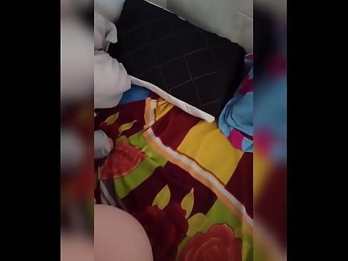 ❤️ Ev arkadaşım kocası tatile gittiği için evde yalnız kalıyor ve ben onu becerme ve kıçını sütle doldurma fırsatını alıyorum ❤❌ Süper porno bizde